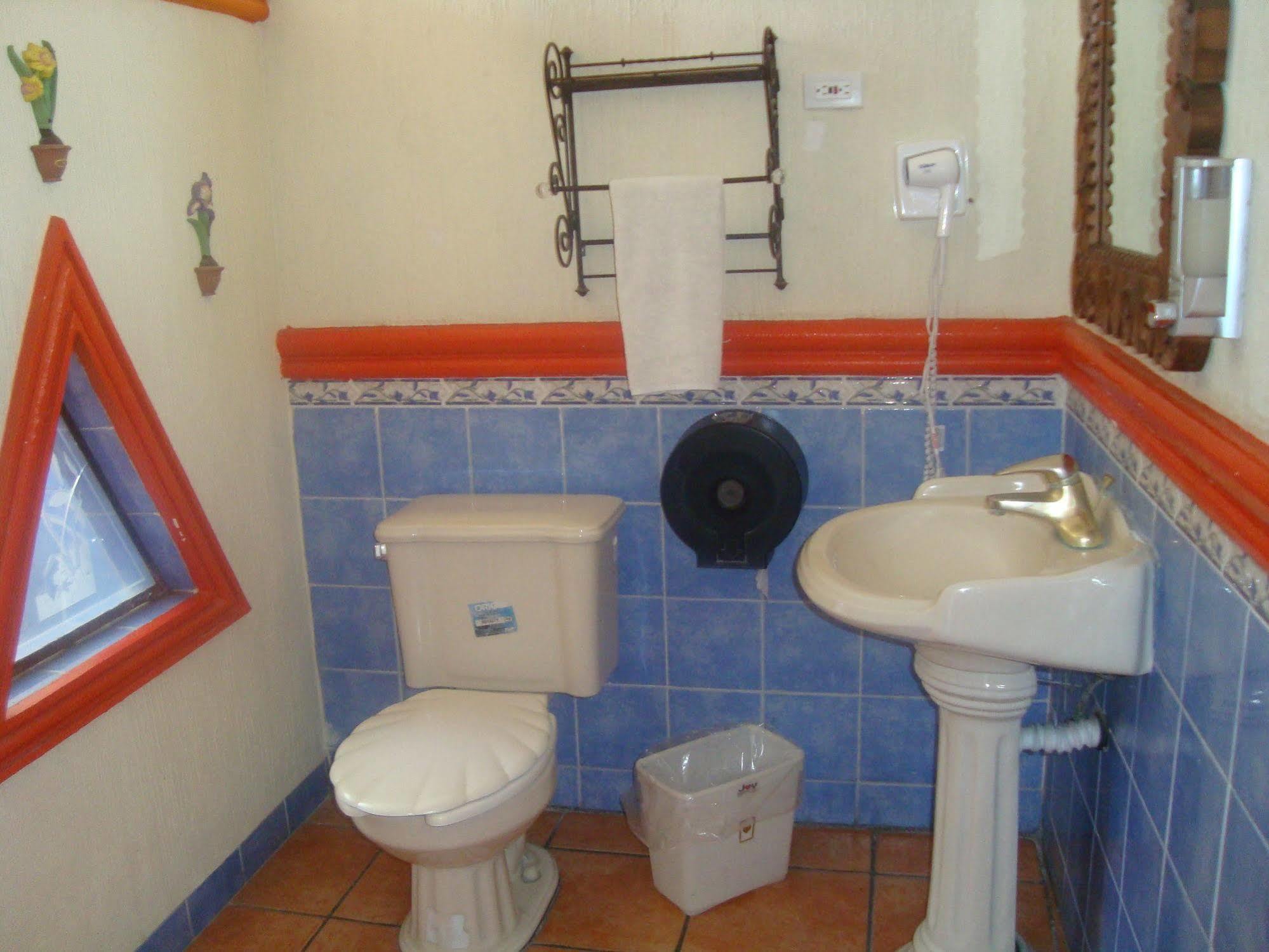 אגואסקליינטס Hotel Villa Manzanares מראה חיצוני תמונה